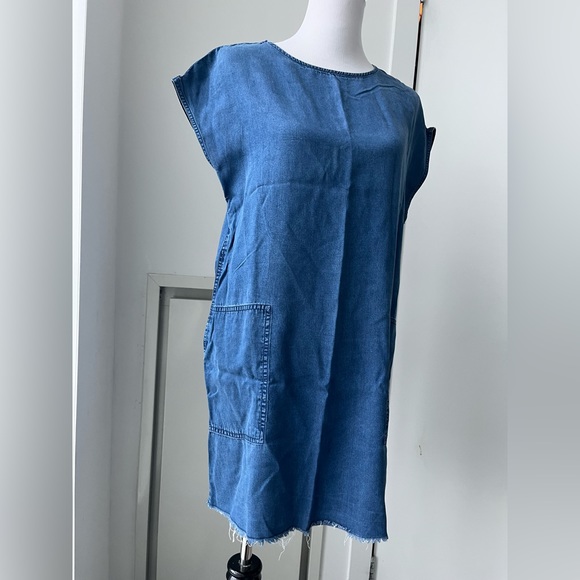 Blue Chambray Sleeveless Tunic Dress / Top - Picture 1 of 9